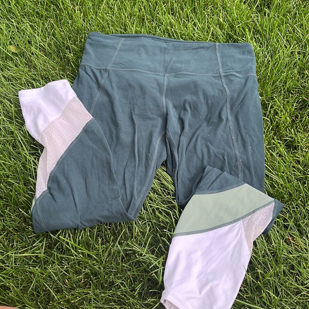 Size Large Athleta Leggings- so comfy!!